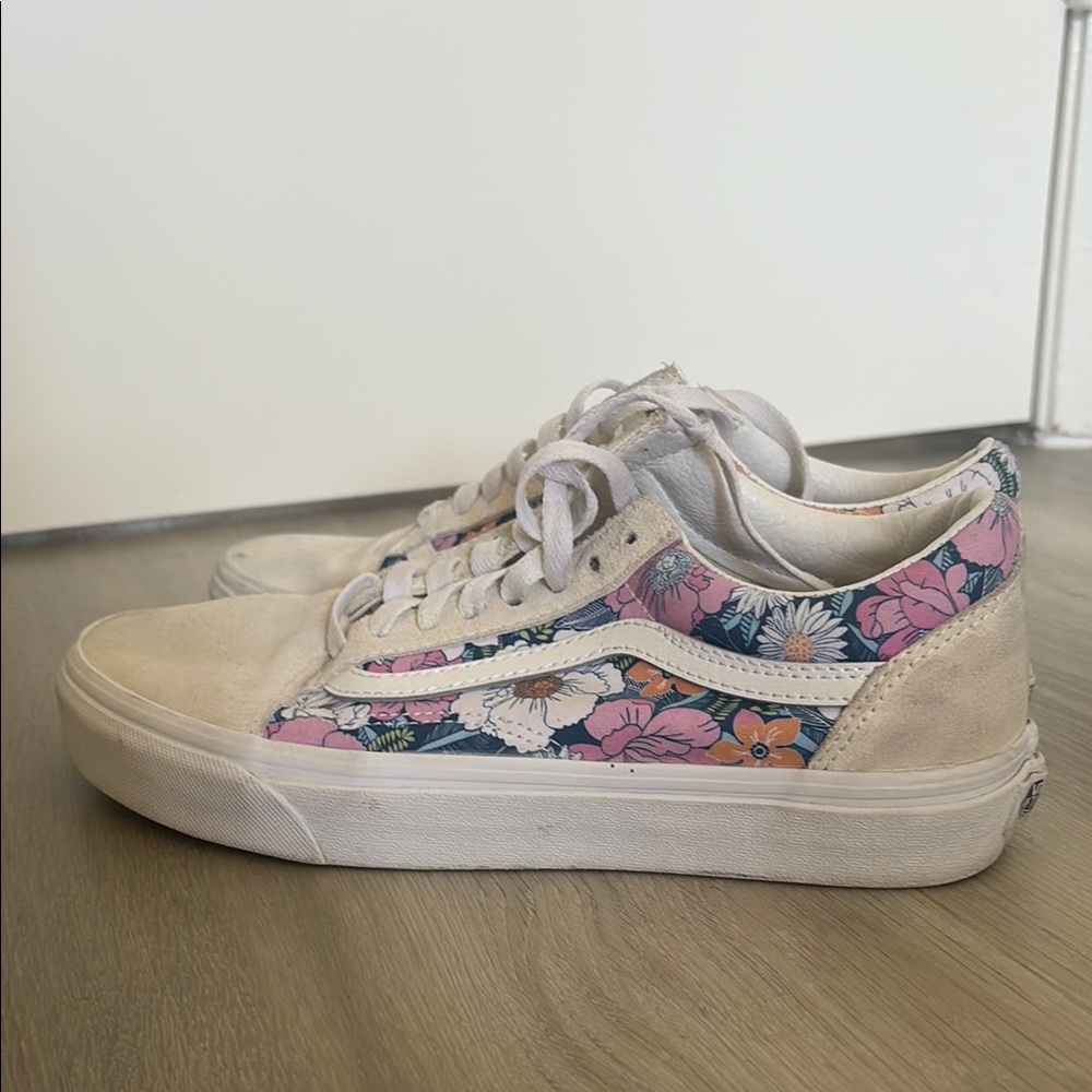 Vans Women's Floral Sneakers - White and Pink
